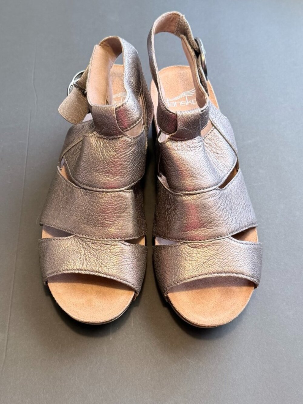 Dansko Sz 39 (8.5 - 9) Sera Wedge Sandal in Metallic Pewter